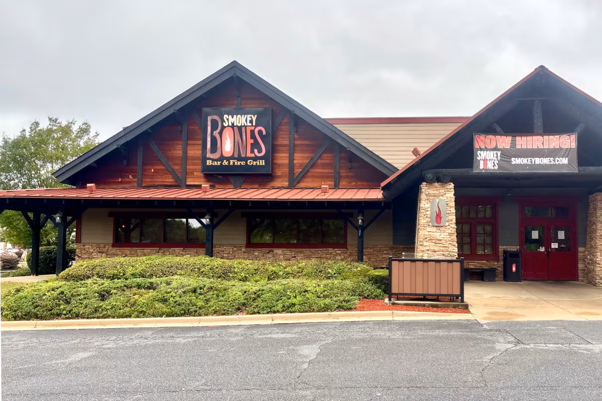 smokey bones restaurant chain closing nationwide