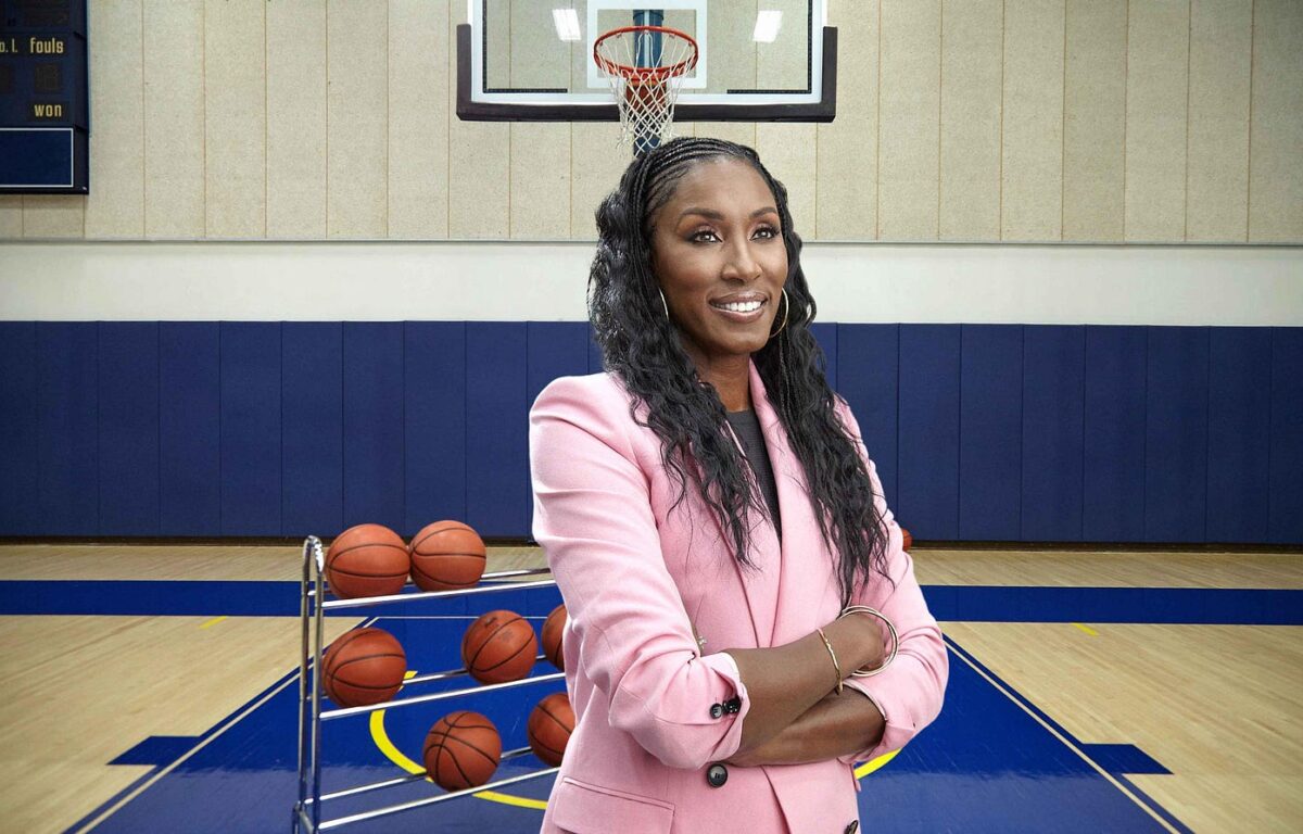 nneka ogwumike passes lisa leslie wnba history