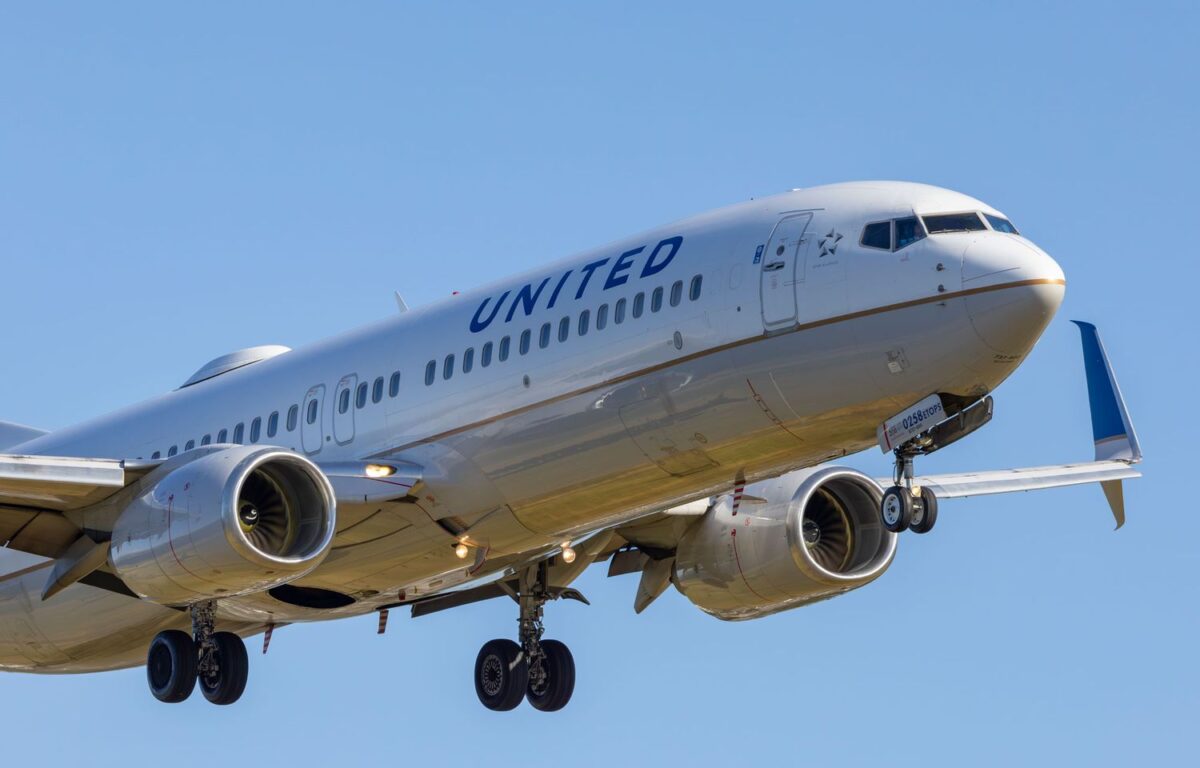 united flight 579 diversion monterrey
